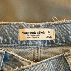 Abercrombie & Fitch Asymmetrical The 90s Straight Ultra High Rise thumbnail 8