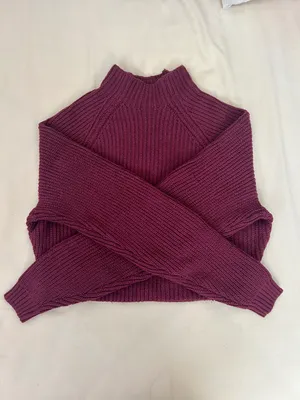 Hollister Sweater thumbnail 1