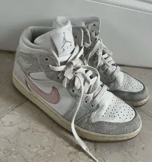Nike High top Jordan 1 Women’s Light Iron Ore thumbnail 1