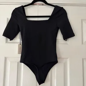 Babaton Contour Squareneck Short-Sleeve Bodysuit Black XS‎ NWT thumbnail 2