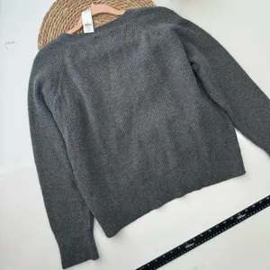 Old Navy NWT Gray V-Neck Knit Long‎ Sleeve Sweater Top Size Medium thumbnail 9
