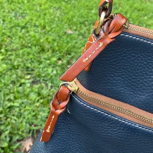 💙🤎 Vintage 80s Dooney & Bourke J9243546 Pebble Grain Leather Navy Blue & Brown Shoulder Bag $268.00 🤎💙 thumbnail 11