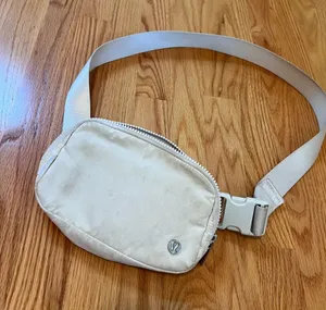 Lululemon Everywhere Belt Bag 1L White Opal thumbnail 1