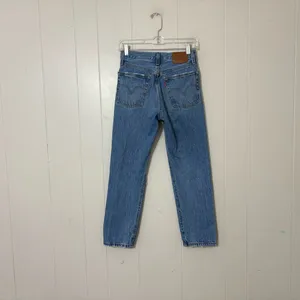 Levi’s 501 Original High Rise Straight Leg Jeans Women’s 24 Distressed Button Fl thumbnail 6
