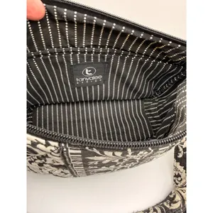 Tanyalee‎ Design Shoulder Bag Womens Medium Black White Quilted Damask Paisley thumbnail 3