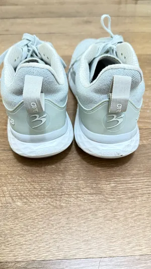 STAINED Gravity Defyer Womens XLR8 Running Shoe White Gray Size 9 thumbnail 3