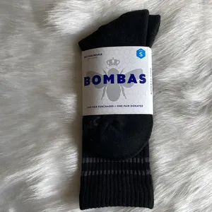 Bombas Women’s size 4-71/2/Youth Size 9-4 Solid Black Calf Socks NWT LAST PAIR thumbnail 5