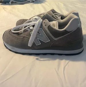 New Balance 574 Sneakers Women’s thumbnail 2