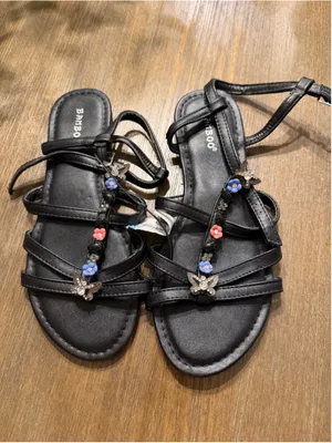 Bamboo Black Floral Butterfly Sandals Size 6.5 thumbnail 2