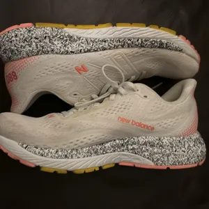 Women's Running Shoes - White and Pink thumbnail 4