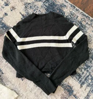 Hollister Cropped Sweater thumbnail 2