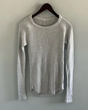 Lululemon Sweater thumbnail 1