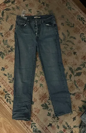 Levi's Wedgie Straight Jeans thumbnail 1