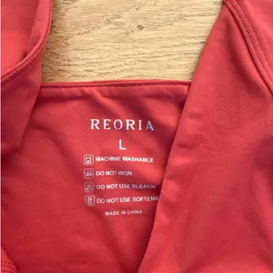 Reoria - Plunge V Neck Sleeveless Top in Red thumbnail 2