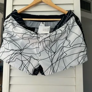 Fabletics Black and White Athletic Shorts thumbnail 6