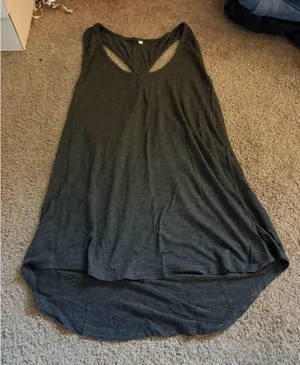 Gray workout tank top Size M thumbnail 1