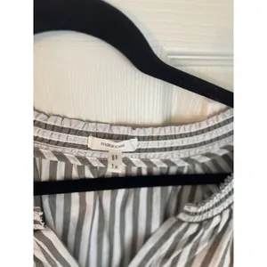 Maurice’s Striped Top 1X Plus Size Striped V Neck Poplin Blouse thumbnail 4