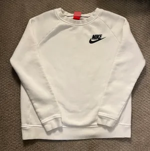 Nike Crew Neck Sweatshirt thumbnail 1