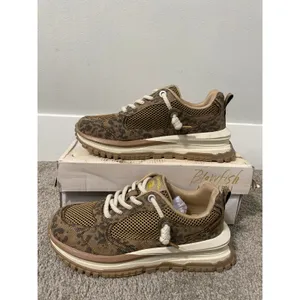 New Blowfish Malibu Leotina Leopard Chunky Sneakers Women’s Size 7.5 thumbnail 2