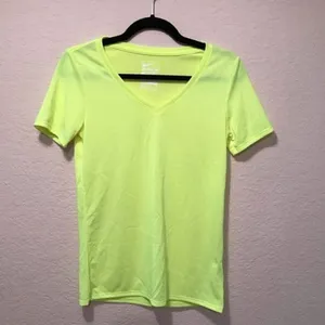 *30off3* NWOT.‎ Nike Dri-Fit neon yellow top. thumbnail 3