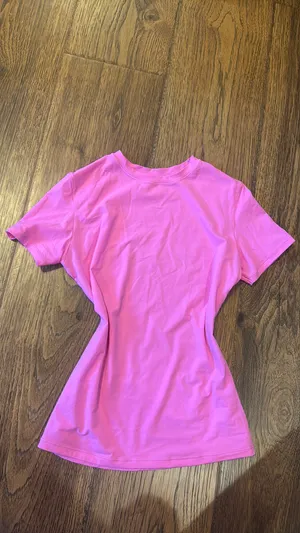SKIMS Fits Everybody T-Shirt thumbnail 2