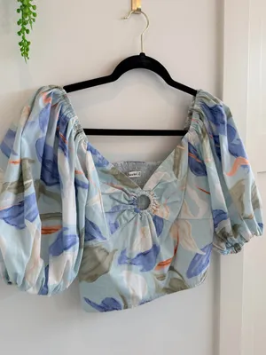 Abercrombie & Fitch Pastel Blue Floral Puff-Sleeve Crop Top thumbnail 4