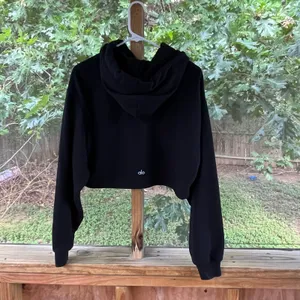 Alo Yoga Women's Black Cropped Long Sleeve Hoodie Size XS thumbnail 2