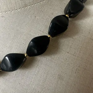 Black beaded necklace Black thumbnail 2