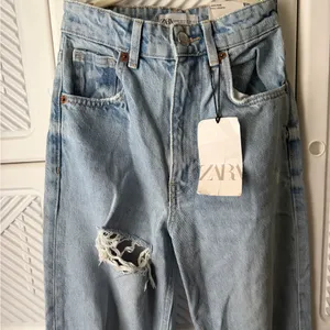 ZARA Ripped Wide Leg Jeans thumbnail 8