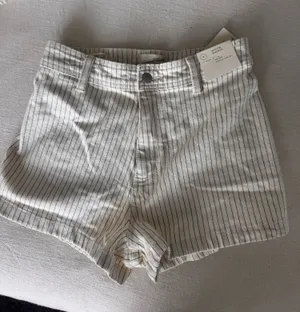 Striped Jean shorts Gray Size 4 thumbnail 1