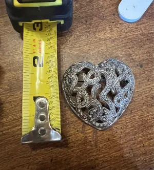 Vintage Silvertone Brooch Pin Collectible Heart Shape Jewelry thumbnail 3