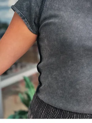 Easel charcoal gray ribbed short sleeve top Size Large thumbnail 10