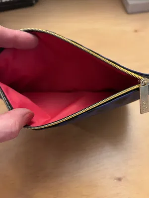 Free with bundle only!! new makeup bag Blue thumbnail 3