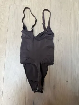 SKIMS Seamless Sculpt Thong Bodysuit thumbnail 3