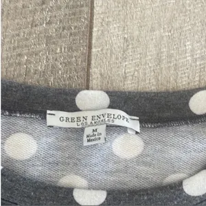 Francesca's Size Medium Gray Polka Dot Peplum Long-Sleeve Top thumbnail 4