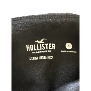 HOLLISTER faux leather fleece lined Pant leggings black Small thumbnail 4