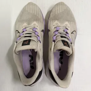 Nike Air Winflo Shoes Womens 9 Beige Purple Mesh Running Sneakers DD8686-103 thumbnail 4