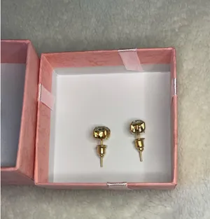 Stud earrings Gold thumbnail 2