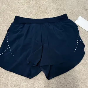 Lululemon Find Your Pace Shorts, NWT! thumbnail 1