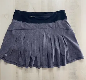 LULULEMON womens circuit breaker black polka dot pleated workout skirt 4 tall thumbnail 1
