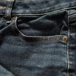 Express Shortie Low Rise Denim Shorts Dark Wash Raw Hem Cut Offs Size 4‎ thumbnail 3