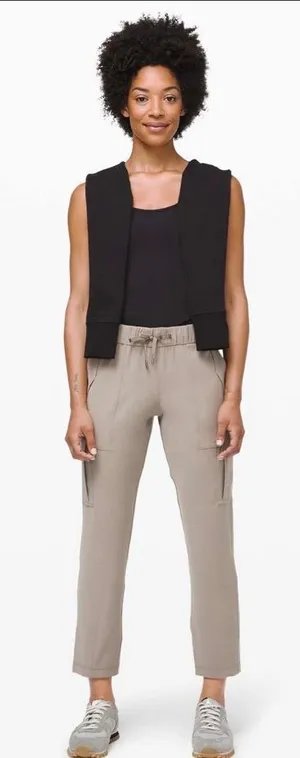 Lululemon Women's Black and Tan Pants 6 thumbnail 1