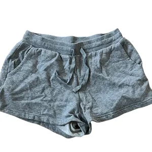 Colsie Women's Gray Sweatshorts Size M Casual Elastic Waist Drawstring thumbnail 2