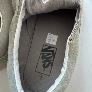 Vans‎ Women's Gray Suede Sneakers thumbnail 8