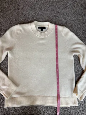 Banana Republic Women’s Cream Cotton Blend Crewneck Sweater Medium thumbnail 6