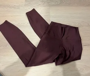Alo Leggings thumbnail 1