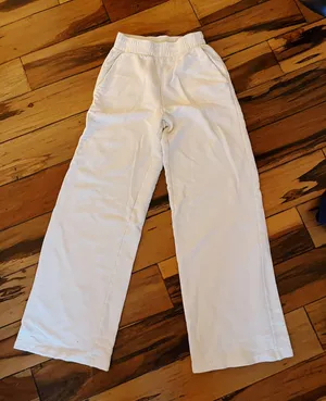 Aritzia Sweatpants thumbnail 1