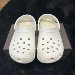 CROCS white clogs mules sandals shoes women’s 9 / mens 7 Preowned thumbnail 6