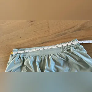 Lululemon Hotty Hot Short II *2.5" Breezy size 14 thumbnail 9