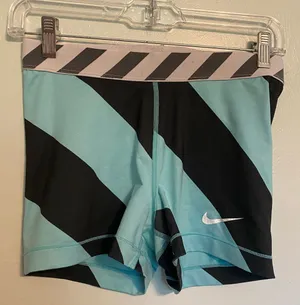 Nike Pros thumbnail 1